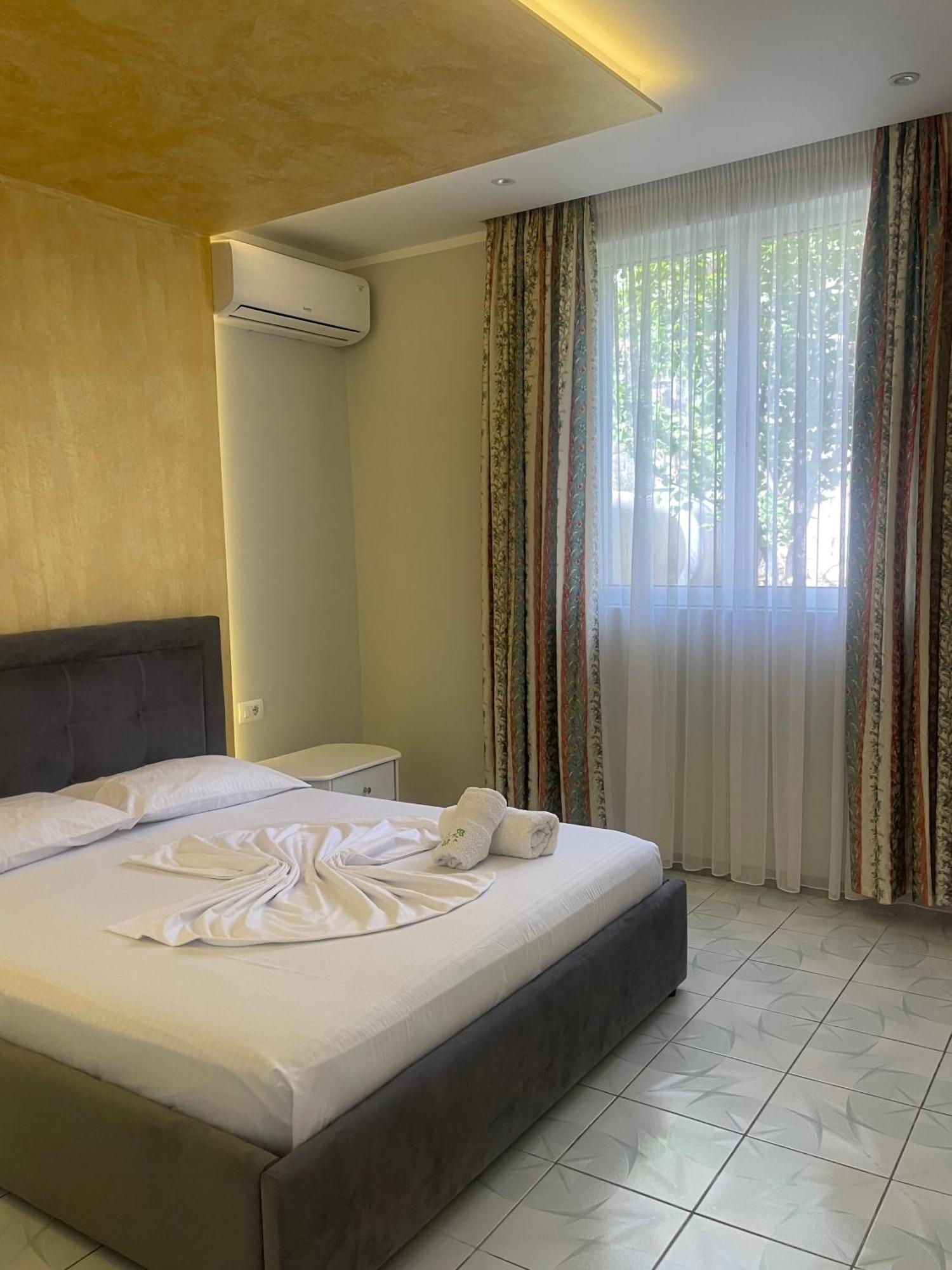 Sunflower Apartments Sarandë Exterior foto
